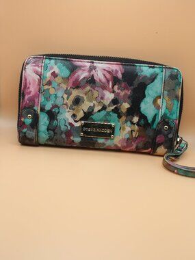 Steve Madden Multicolor Floral Zip Around Wristlet Wallet 0023